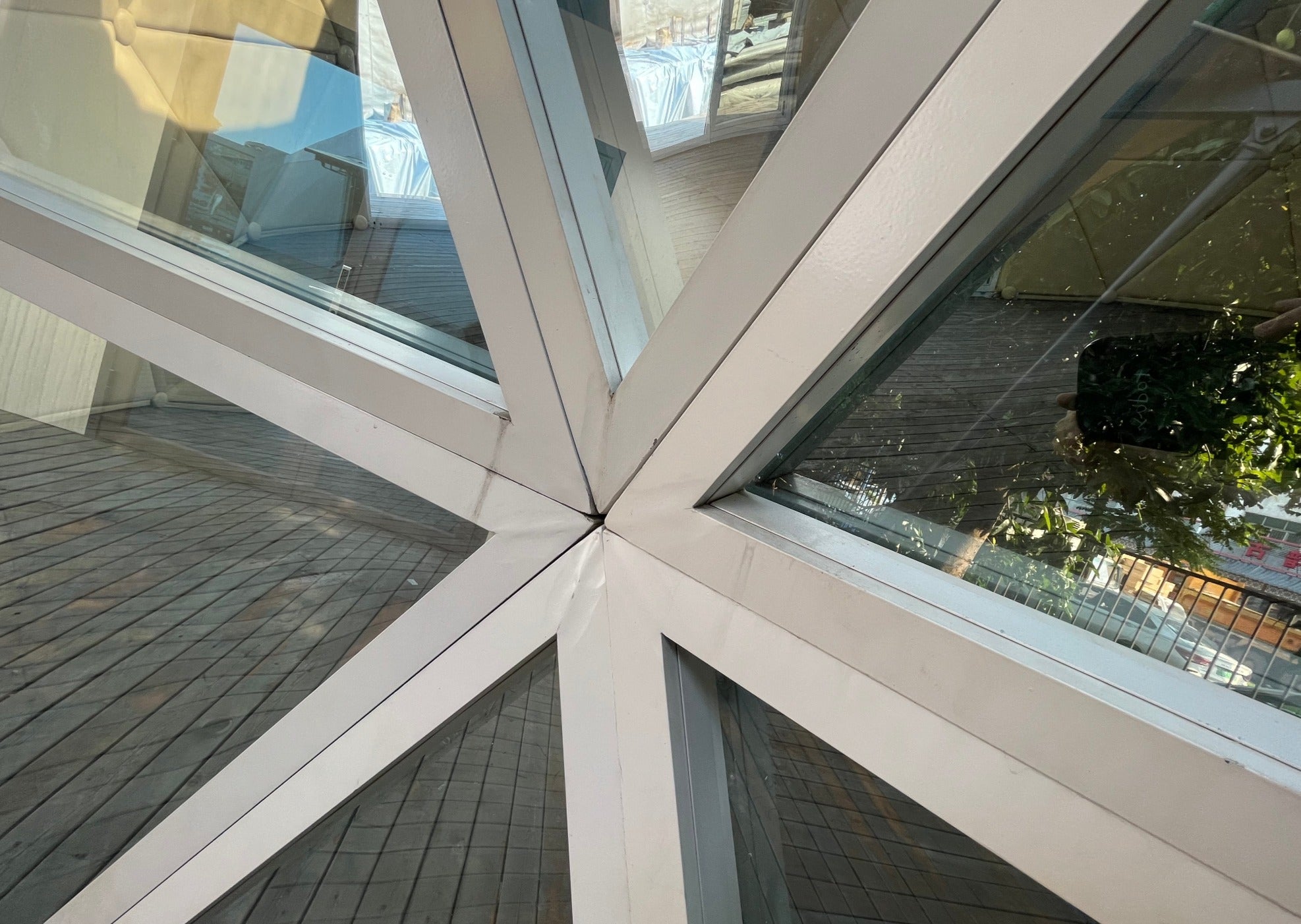 energy saving glass panoramic window in glamping geodesic dome